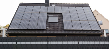 Stromkosten um 64% gesenkt! Balkon-Solar mit Speicher erobert Deutschland